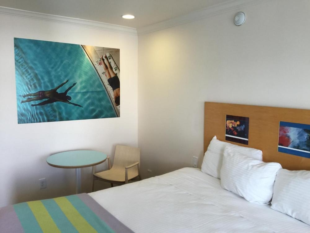 Beverly Laurel Hotel