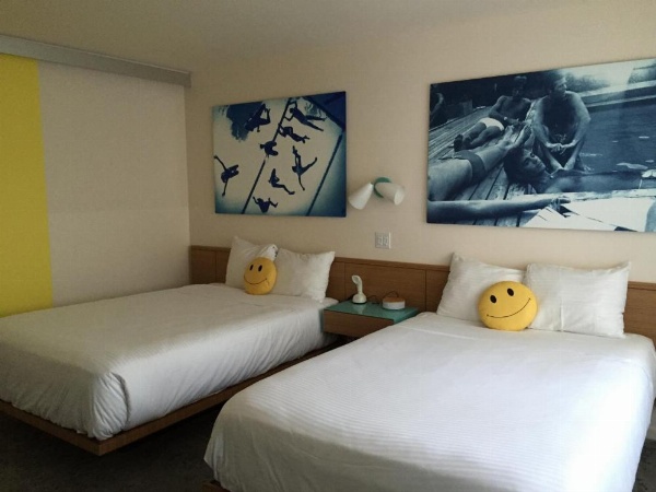 Beverly Laurel Hotel image 18